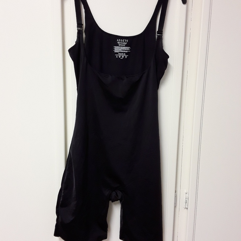 Spanx Asserts Red Hot Label